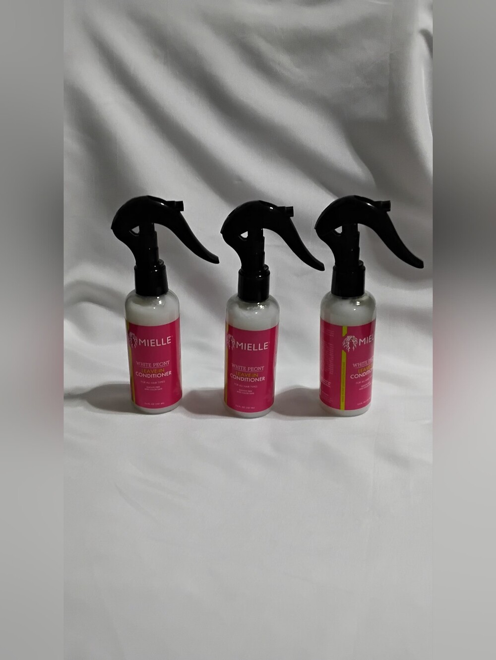 Mielle White Peony Leave-In Conditioner Spray - Pink